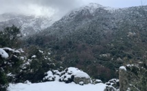 Météo : la Corse plus enneigée que les Alpes. Mais attention aux avalanches.