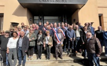 "Cette fonction était une conviction, c'est devenu un sacerdoce" : les maires unis après la tentative d'attentat à Afa