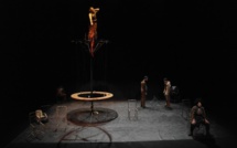 « U Svegliu Calvese » renoue  avec le théâtre en accueillant « le compagnie Acrobatica Machina » dans « l’Acide rougit le chiendent »  pour deux représentations inédites le 29 novembre à Calvi et le lendemain à Pioggiola.