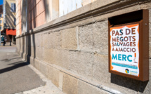 Face aux mégots jetés dans les rues, la ville d'Ajaccio installe 50 cendriers muraux