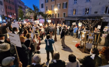  Ajaccio : Plus de 150 personnes réclament la libération de Julian Assange