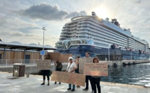 A Ajaccio, le collectif Stop Croisières dénonce la pollution des géants des mers