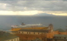 Bastia : Le bateau jaune était… bleu !