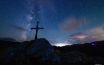 La photo du jour : a punta di Carbini sous les étoiles