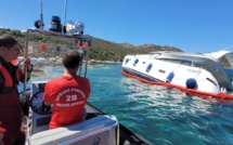 Saint-Florent : Un bateau coule, un barrage anti-pollution déployé