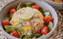 A table : Tartare crevettes, avocats,  mangues avec #lapetitecuisinedemarie