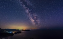La photo du jour : Cargèse et Arone sous la Voie lactée 