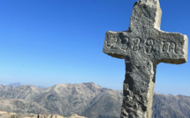 La photo du jour : depuis la croix sommitale du Monte D’Oru…