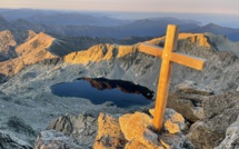 La photo du jour : lever de soleil sur le Rotondu et lac de Betaniella