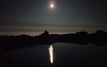 La photo du jour : le lac de Bastani la nuit