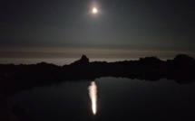 La photo du jour : le lac de Bastani la nuit