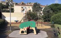 Pourquoi les aires de jeux pour enfants se font rares à Porto-Vecchio