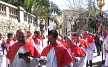 Venneri Santu in Figarella : La fin de la procession de "A Pulezzula"