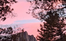 La photo du jour : ciel rose au-dessus du Kyrie de Ghisoni  