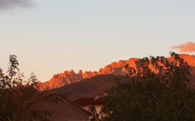 La photo du jour : image colorée des aiguilles de Bavedda
