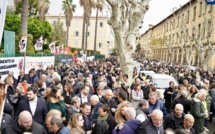 DSP aérienne : A Ajaccio, près de 500 personnes rassemblées pour soutenir Air Corsica 