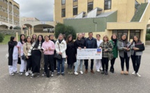Octobre Rose : Les élèves du lycée Scamaroni à Bastia remettent un chèque de 2031€ à la Ligue contre le cancer
