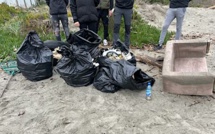 Lucciana : Opération nettoyage du littoral avec les détenus de Borgo