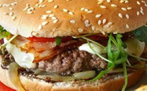 À table : hamburger revisité à la mode corse