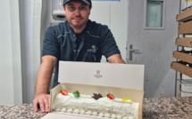 Didier Leoncini dévoile la recette de sa bûche de Noël chantilly- fraises