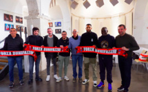 Bonifacio : Le footballeur Christopher Ibayi reçoit la médaille d'argent de la Ville