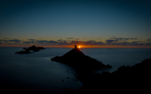 La photo du jour : quand le soleil descend sur les Sanguinaires