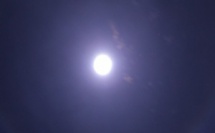 La photo du jour : Le grand halo lunaire au-dessus de Carbini
