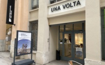Au  centre culturel "Une Volta" de Bastia, les étranges bagages de Fledermaus