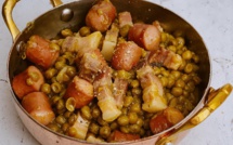 A table : Petits pois panzetta et saucissettes avec #lapetitecuisinedemarie