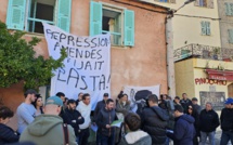 Banderoles sur la maison de Dupond-Moretti à Centuri : Core in Fronte dénonce les "mécanismes répressifs" de l'État en Corse 