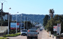 A Portivechju, la Ville va réglementer les panneaux publicitaires