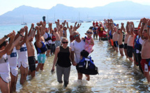 La "Ola" des enfants de Calvi et une haie d'honneur pour la petite Lilou