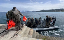 EN IMAGES - À Lisula, la Marine réalise un exercice d'évacuation grandeur nature