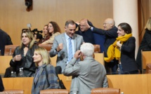 Autonomie de la Corse : le projet d'écriture constitutionnelle adopté, avec une réserve