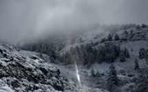 La photo du jour : Dernière neige d'avril sur les hauteurs de Serriera