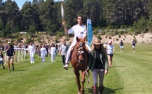 JO 2024 : La flamme olympique fait une halte à l'hippodrome de Viseo, le plus haut d'Europe