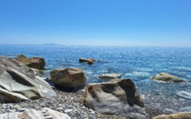 La photo du jour : Au Cap corse, face à la mer et seul au monde
