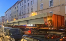 Corte : le pont de Baliri est arrivé en Corse