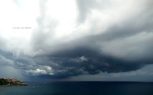 L'image du jour : Bastia, orage sur la ville
