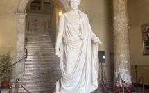Ajaccio : Un nouvel emplacement pour la statue, rénovée, de Napoléon en habits de 1er Consul 