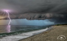 L'image du jour : Chasseur... d'orages à Moriani