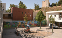 Bastia : les travaux de végétalisation de la cour de l'école Charles Andrei ont débuté