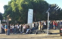 Manifestation de Ghjuventù indipendentista devant le  Lycée de Balagne pour soutenir Paulu-Andria Contadini