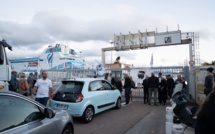 Les ports et aéroports corses restent bloqués, des échanges en cours avec Paris