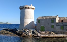La photo du jour : la tour de Tollare haut lieu de mémoire cap corsin