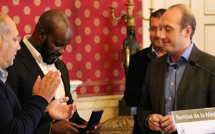  Un champion du monde de boxe dans les Salons Napoléoniens : La médaille de la ville à Jean-Marc Mormeck