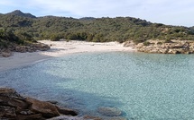 La photo du jour : sur le sentier des douaniers des Agriate
