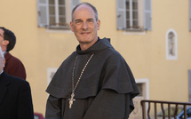 Manifestations contre l'interdiction du corse à l'Assemblée : le Cardinal Bustillo prône le dialogue face aux tensions