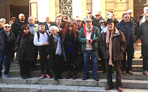 Sur le parvis de l’église Saint-Roch à Ajaccio : Mobilisation autour des grévistes de la faim