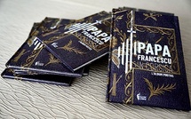 Papa Francescu in Corsica : Un album photo retrace la visite du pape à Ajaccio et soutient les séminaristes insulaires